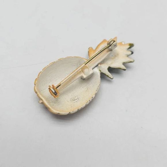 Vintage Pineapple Pin Brooch For Women Enamel Finish Fruit Jewelry - Picture 4 of 5